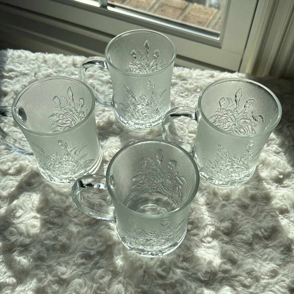 SET OF 4~VINTAGE PASARI LIVIA~ROSE~PRESSED~FROSTED GLASS CUPS/MUGS~VERY NICE~UTC